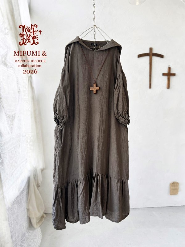 画像1: 【4/24(金)21時から販売】MIFUMIコラボ／sarahのワンピース・灰茶＆bag (1)