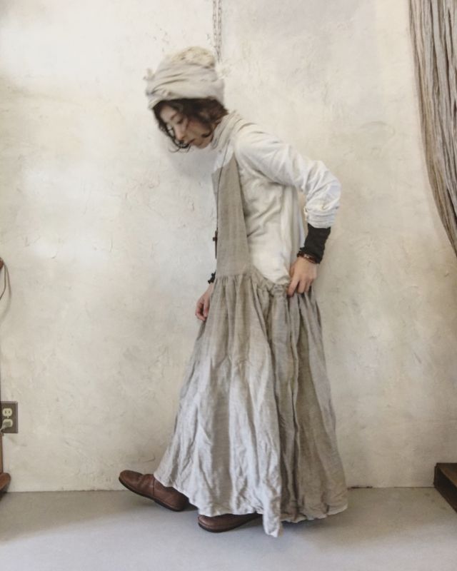 再入荷 Pollenbienco リトアニアリネン エプロンワンピース Marche De Soeur