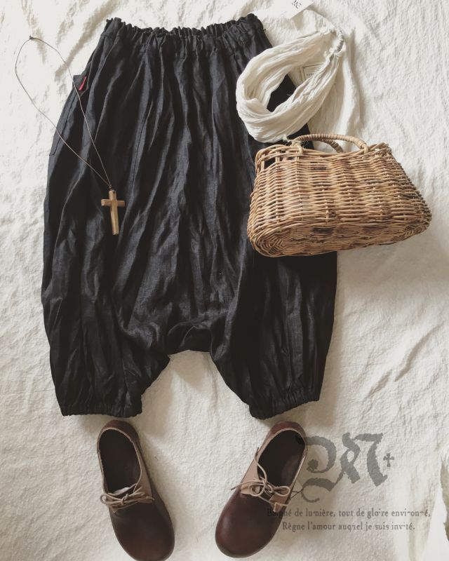 再入荷 Pollenbienco たっぽりパンプキンパンツ 黒 Marche De Soeur