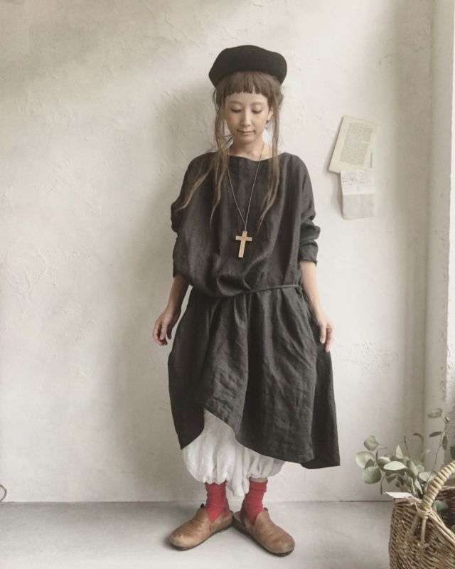 MARCHE' DE SOEUR／ギャザースモックワンピース・ツイルリネンブラック