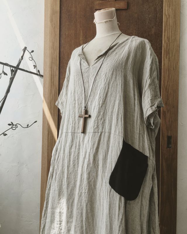 Marche De Soeur ベルギーリネン生成り ブラックワンピース Marche De Soeur