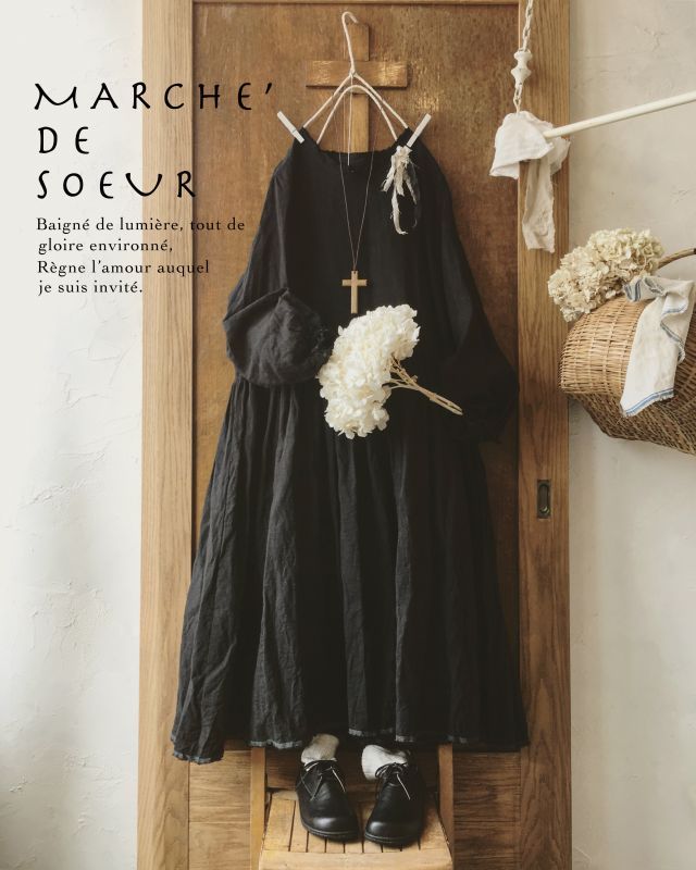 MARCHE' DE SOEUR/ちいさなコサージュ付きパフ袖ワンピース・黒