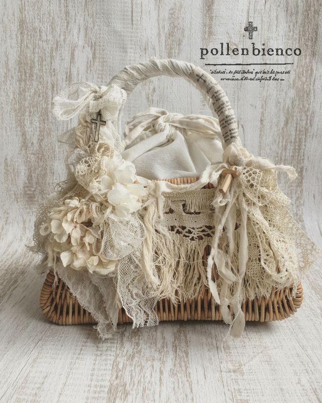 pollenbienco／アンティークレースのかごバッグ・フリンジと花束