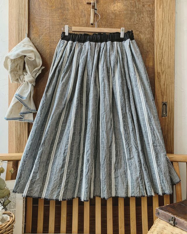 MARCHE' DE SOEUR／リバーシブルタブリエスカート・黒×ネイビー