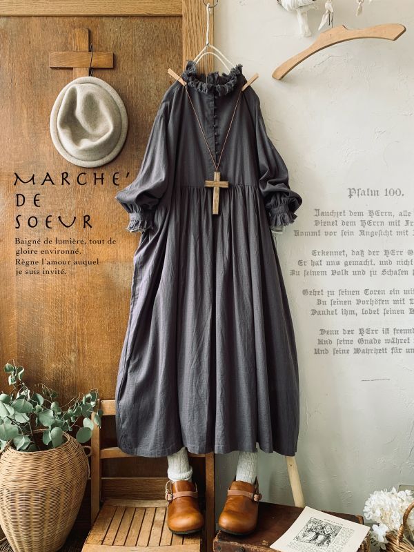 Marche De Soeur アンティークグレーのワンピース Marche De Soeur