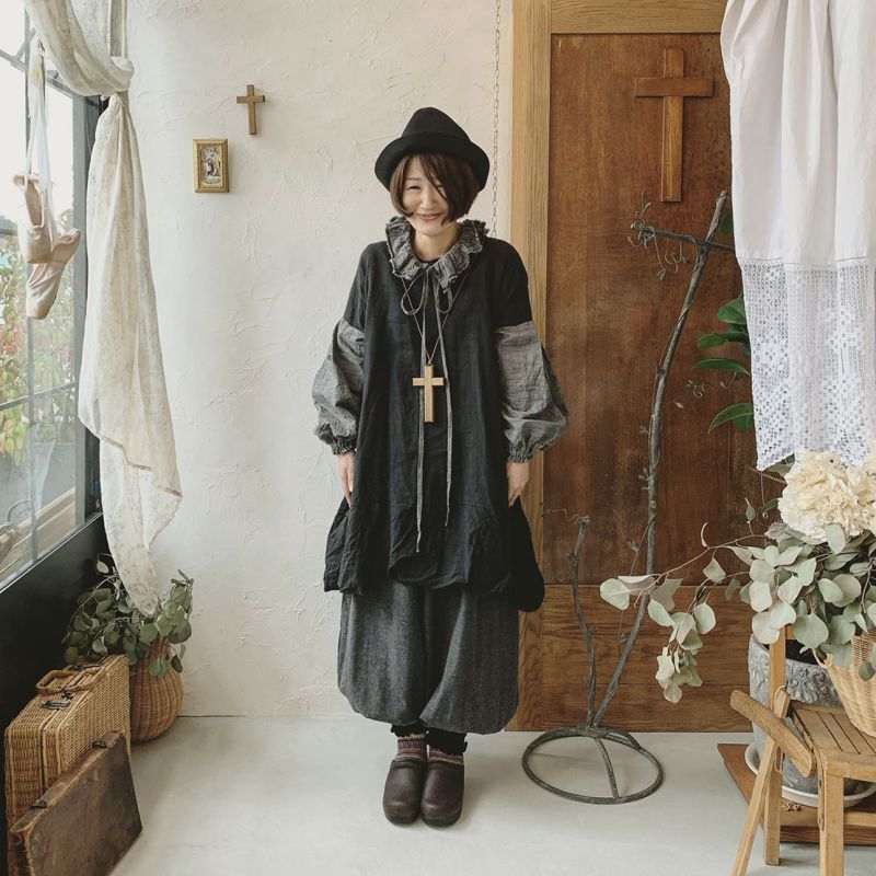MARCHE' DE SOEUR／ラッフルバルーンチュニック・黒×グレンチェック