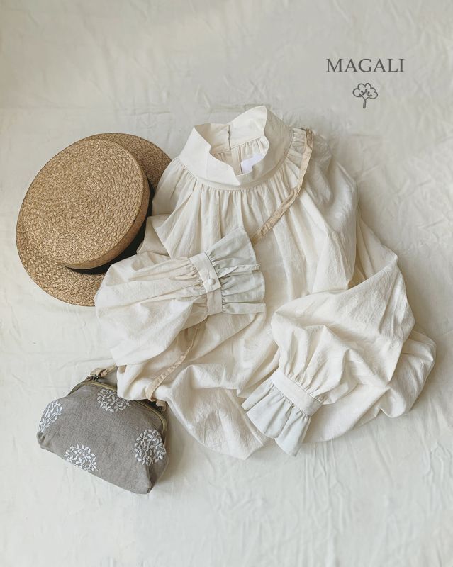 MAGALI /アンティークドット フリルプルオーバー・オフ