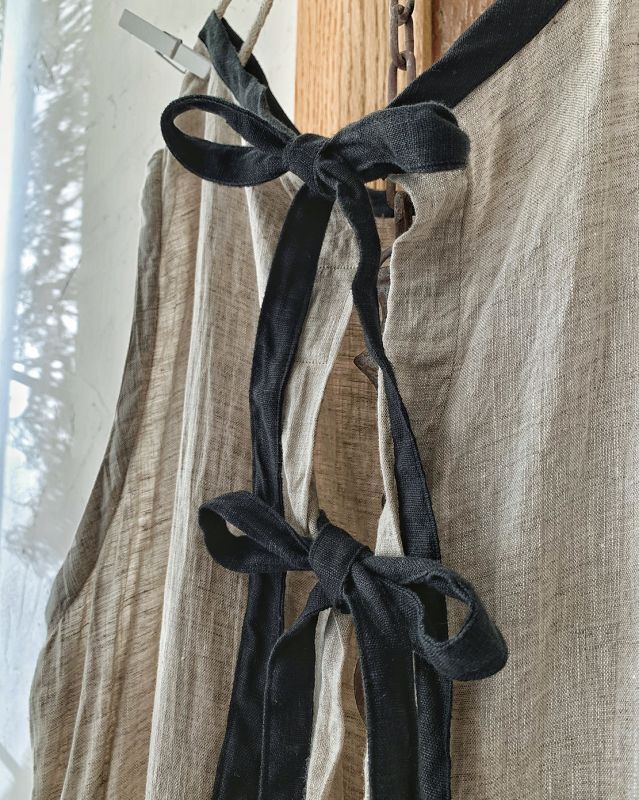 Avenue 後ろりぼんのノースリーブワンピース 生成り Marche De Soeur Avenue 後ろりぼんのノースリーブワンピース 生成り Marche De Soeur