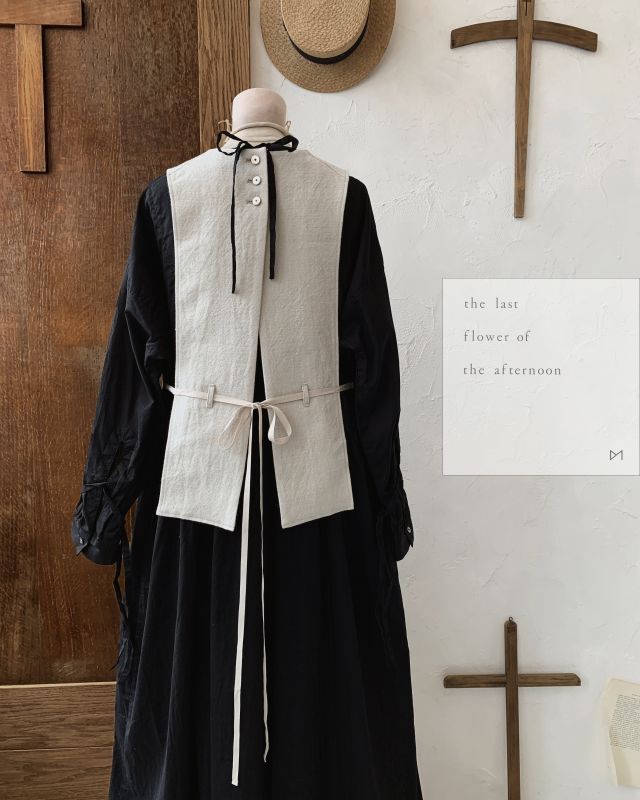 the last flower of the afternoon／寂然たる pinafore vest・off 