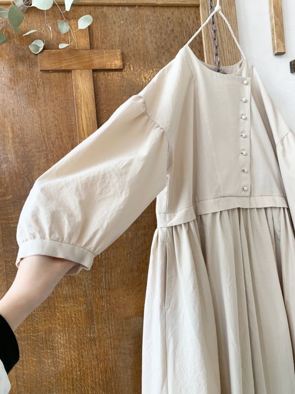 MAGALI /オールドコットン サイドボタンワンピース・アンティークベージュ