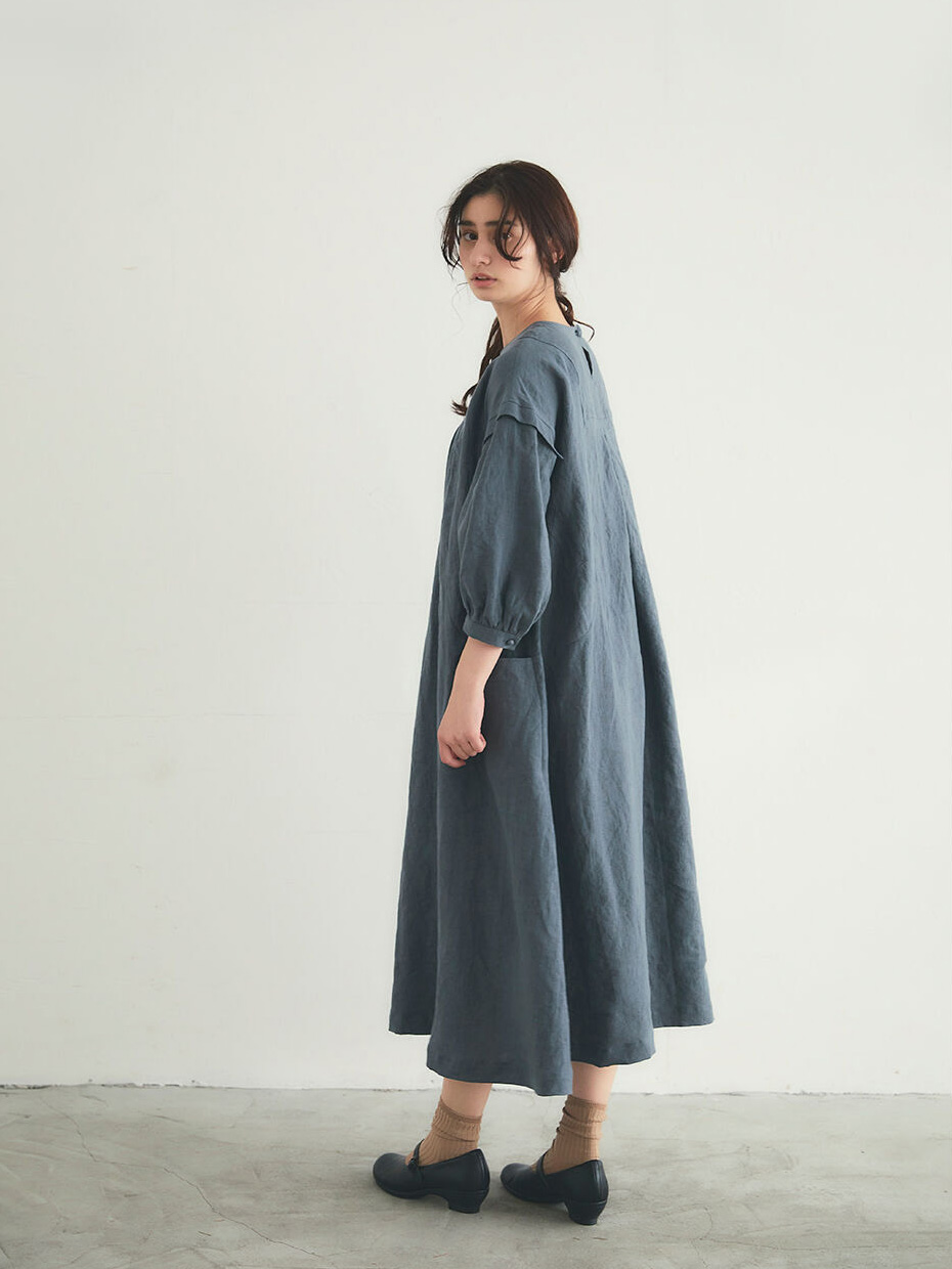 MAGALI フレンチリネン スクエアヨーク オーカー ワンピース