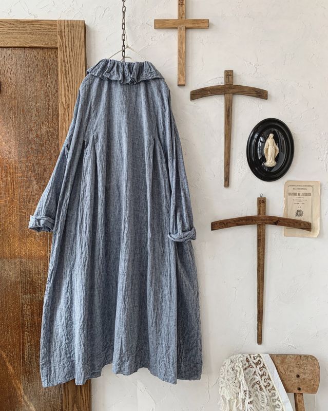 MARCHE' DE SOEUR／フローフリルワンピース・シャンブレーブルー