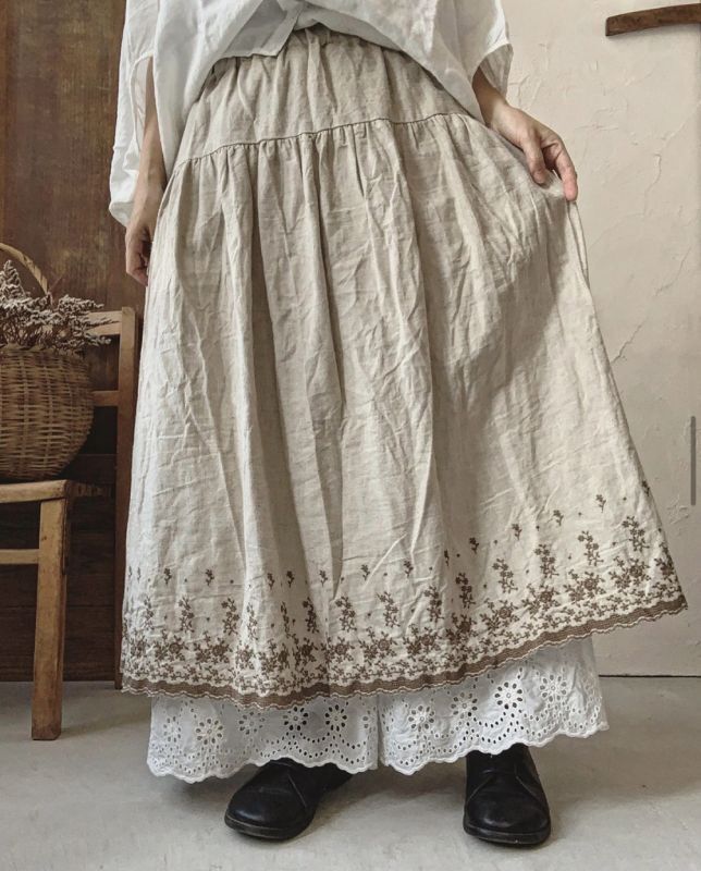 MARCHE' DE SOEUR　２枚仕立ての花刺繍スカートパンツ U830 MARCHE' DE SOEUR 2枚仕立ての花刺繍スカートパンツ
