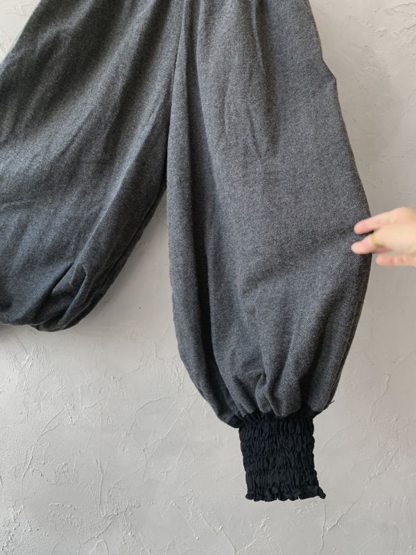 MARCHE' DE SOEUR たっぽりピエロパンツ ウール グレー - パンツ MARCHE' DE SOEUR たっぽりピエロパンツ ウール グレー - パンツ