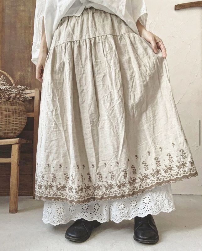 MARCHE' DE SOEUR　２枚仕立ての花刺繍スカートパンツ U830 MARCHE' DE SOEUR 2枚仕立ての花刺繍スカートパンツ