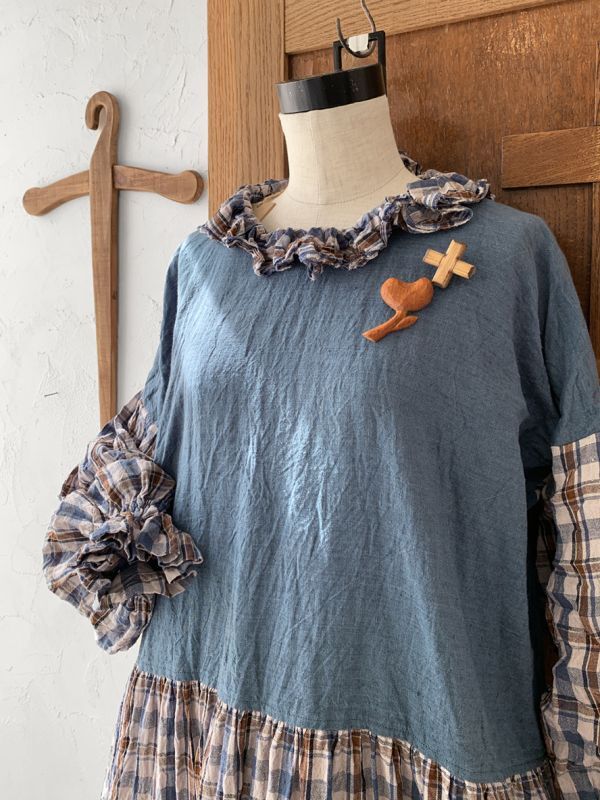 MARCHE' DE SOEUR／ラッフルギャザーワンピース・くすみブルー×チェック