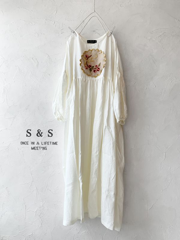 shizuka's／アンティークモチーフレースOP・さくらんぼ刺繍（ハイウエスト）