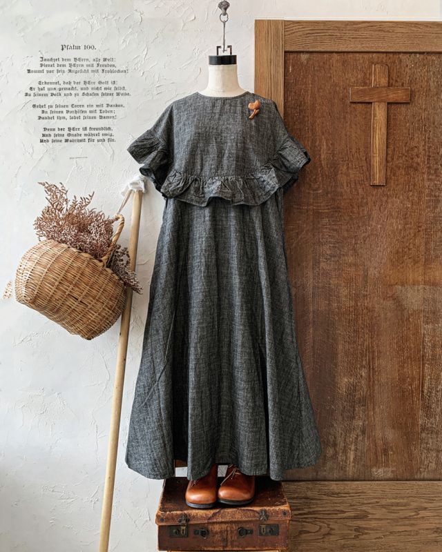 【再入荷未定】フリルヨークワンピース・ブラックデニム