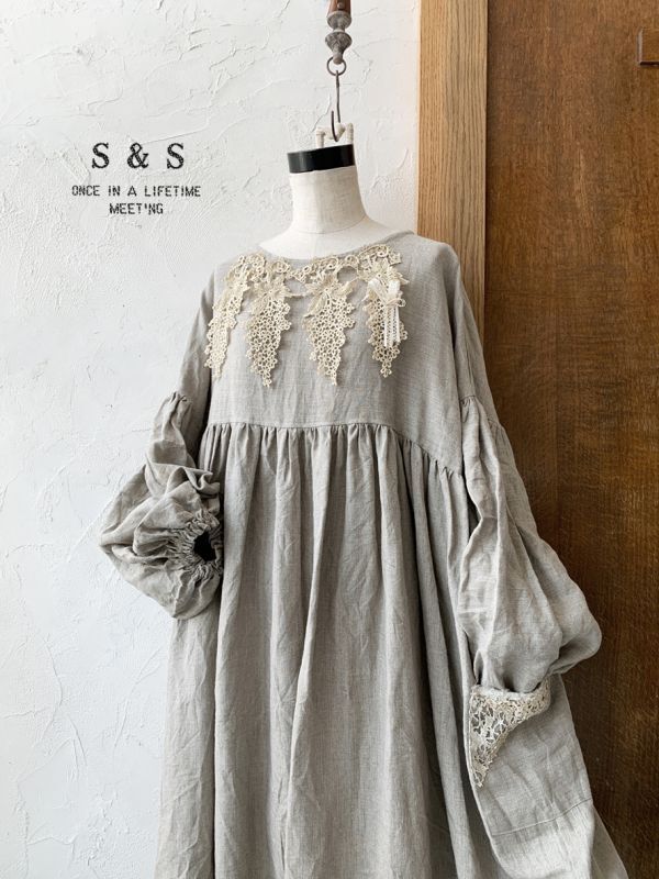 shizuka's／アンティークレースのワンピース