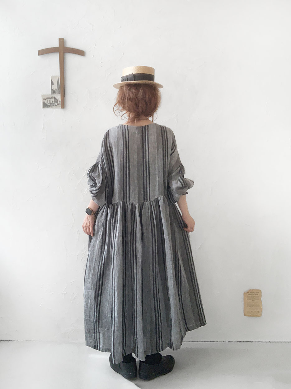 Instagramで人気の作家様 赤刺繍のワンピース ハンドメイド作家 【公式