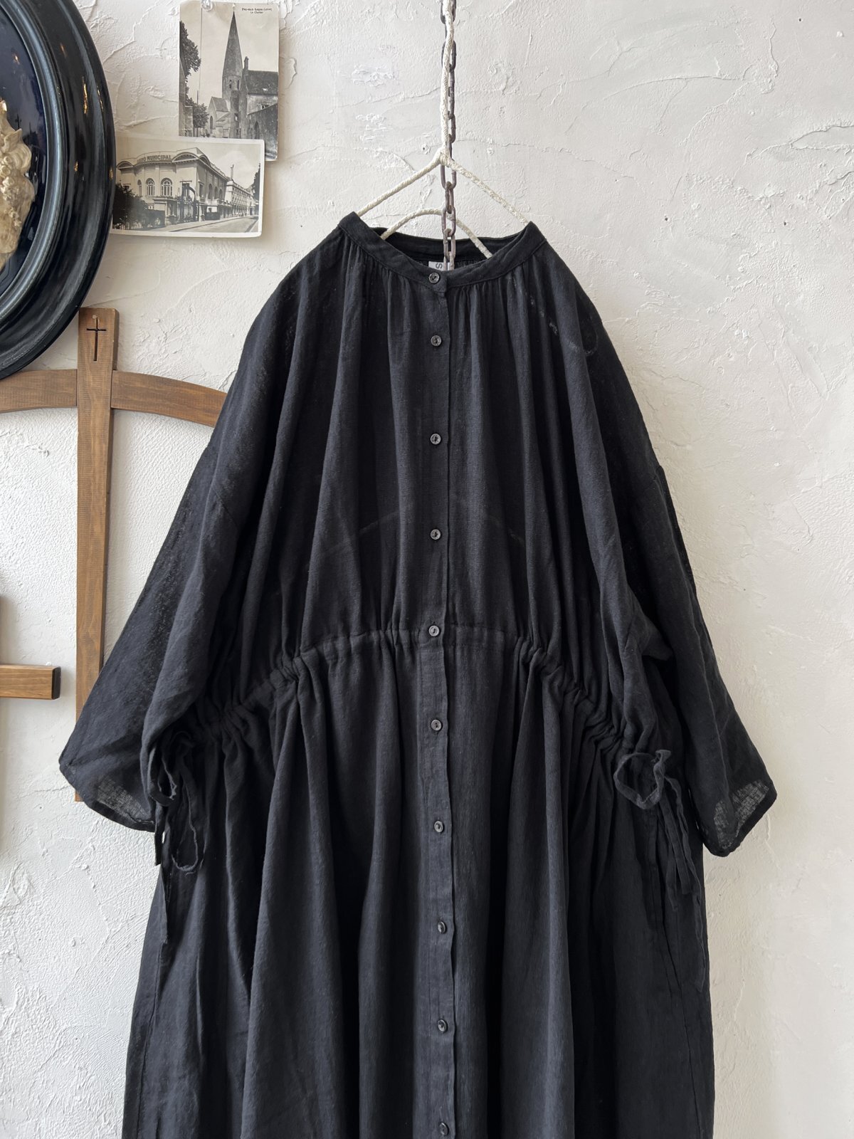 SO／ガーゼギャザーワンピース・ブラック - MARCHE' DE SOEUR