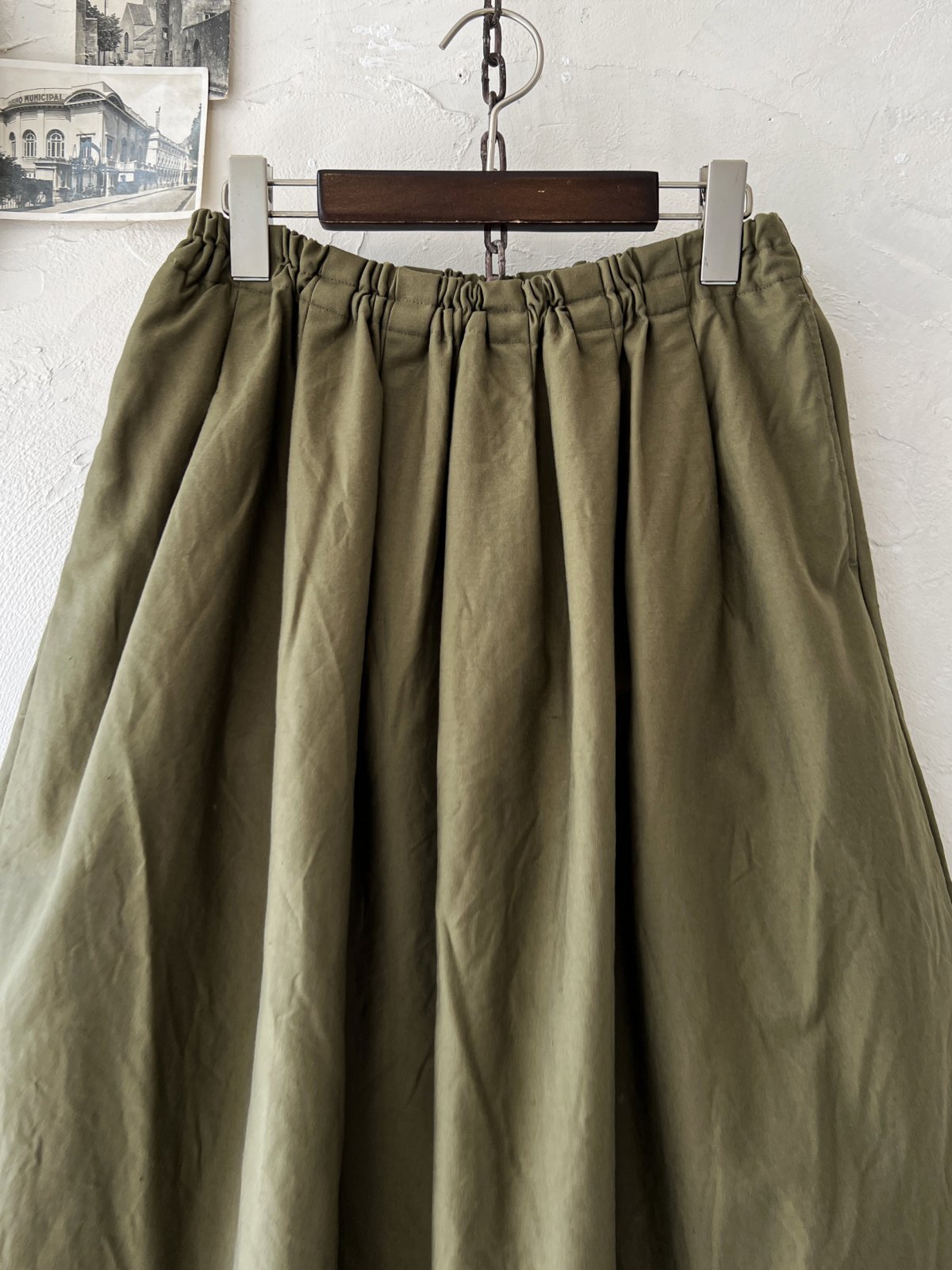ニコルソン アンド ニコルソン タックスカート (カーキ)新品 seasew.／702 タックスカート・カーキ - MARCHE' DE SOEUR