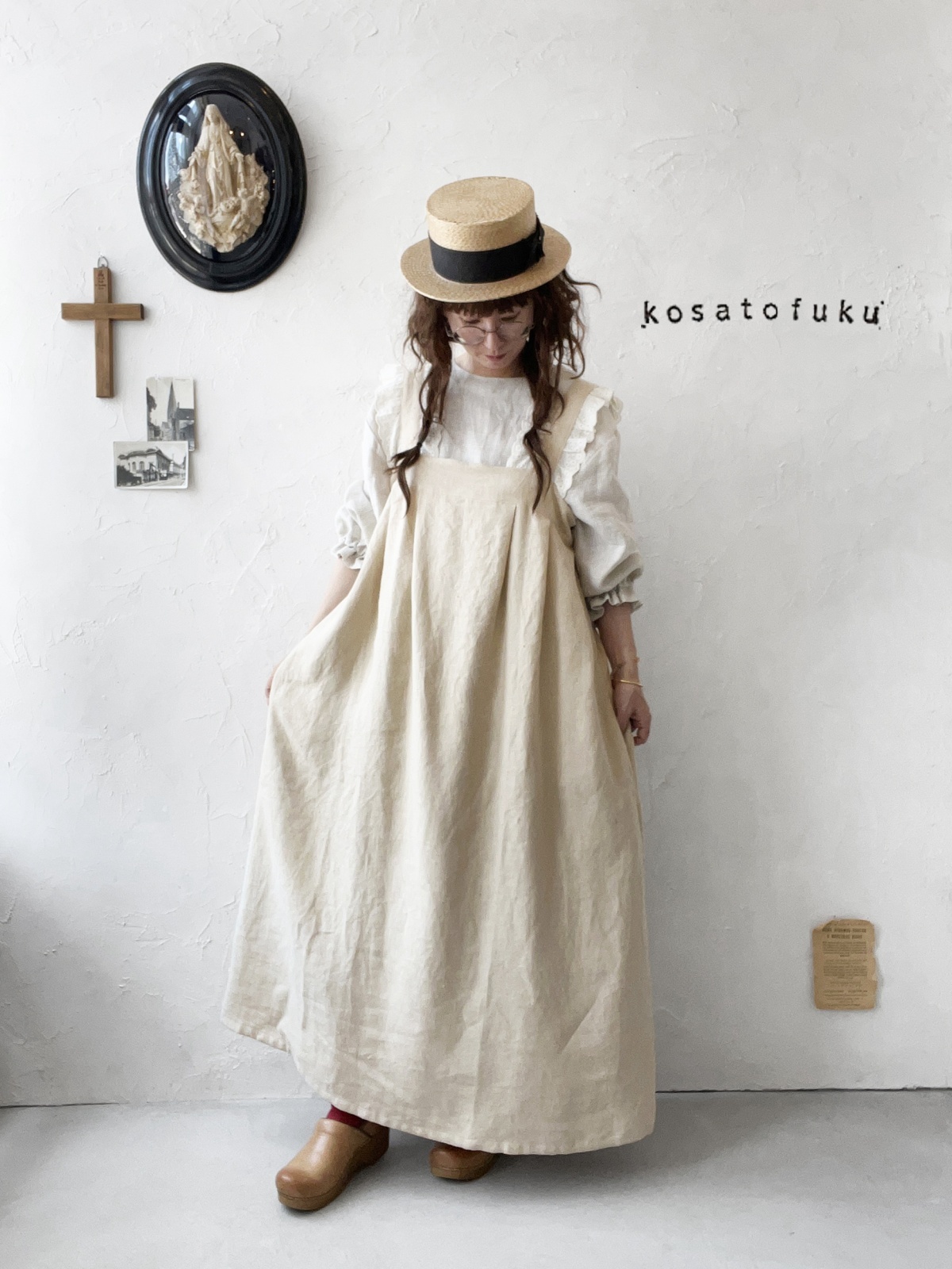 新品タグ ハンドメイド作家  kosatofuku リネン サロペット フリル kosatofuku／レースフリルショルダーのサロペットワンピース
