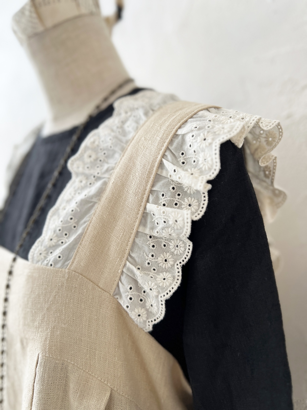 kosatofuku 作家様 リネンフリルショルダーサロペットパンツ 新品未使用 kosatofuku 作家様 リネンフリルショルダーサロペットパンツ