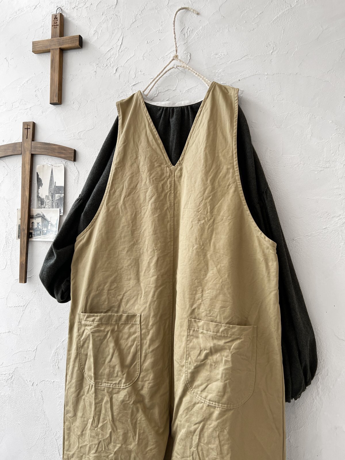 【新品】6BEAUTY&YOUTH　オーバーオール　スエード　　サンドベージュ系 新品】6BEAUTY&YOUTH オーバーオール スエード サンドベージュ系 roku