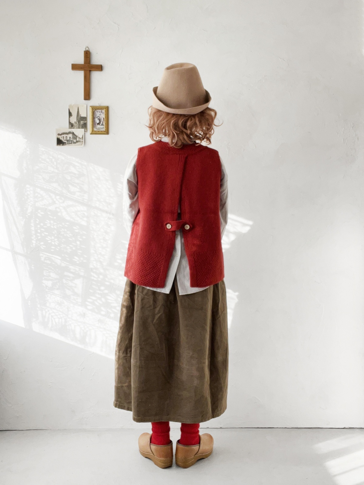 あ*︎様 PAPER KNIT MULTIボタンCHIBIベスト サンド あ*︎様 PAPER KNIT MULTIボタンCHIBIベスト サンド PAPER KNIT MULTI