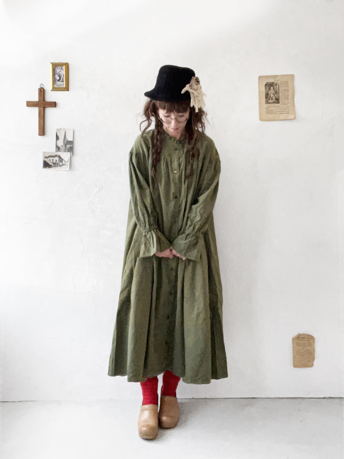 Dgy／コーデュロイフリル襟ワンピース・カーキ - MARCHE' DE SOEUR